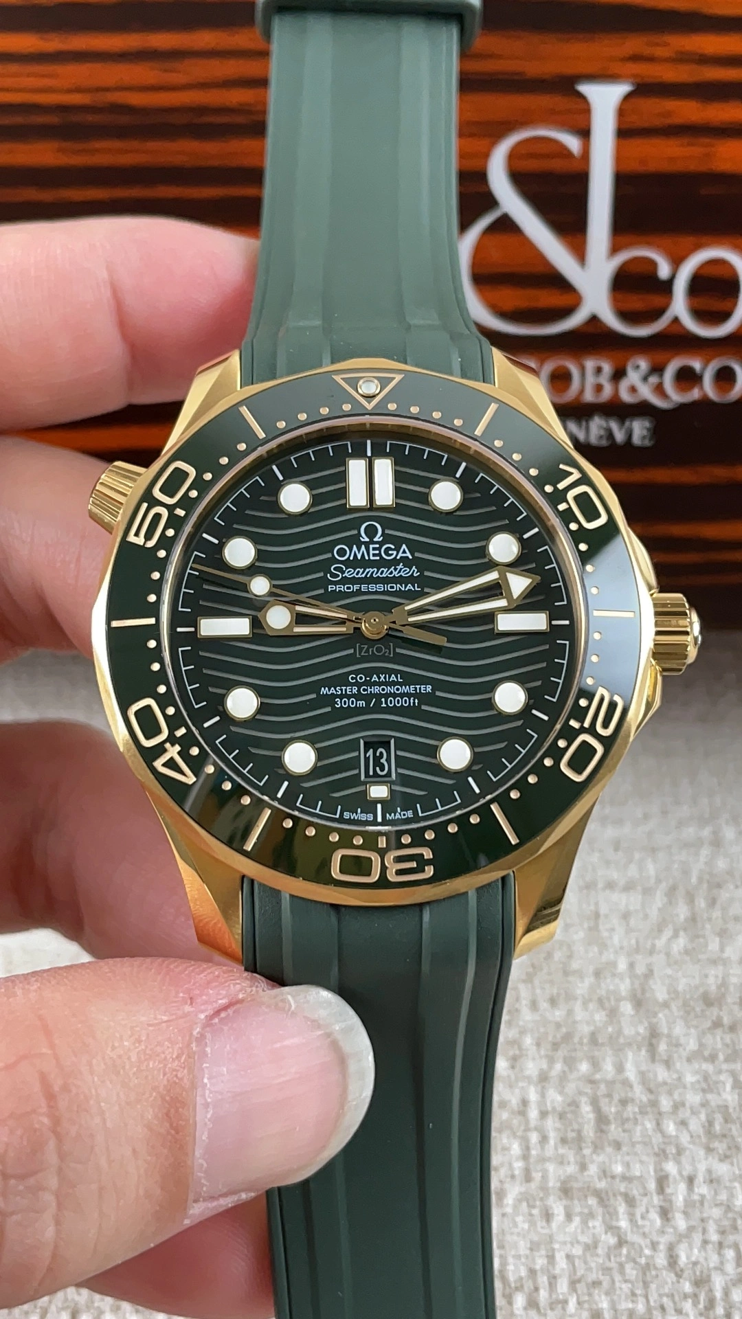 Supportive CBD Factory Omega Seamaster Diver 300M “Green & Gold” (210.62.42.20.10.001) 1:1 Super Clone – DD8800 Movement 228